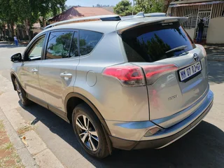 2017 TOYOTA RAV4 AUTOMATIC TRANSMISSION IN EXCELLENT CONDITION