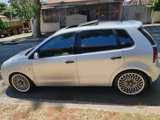 2012 VOLKSWAGEN POLO VIVO 1.4 MANUAL TRANSMISSION IN EXCELLENT CONDITION WITH SUN ROOF