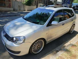 2012 VOLKSWAGEN POLO VIVO 1.4 MANUAL TRANSMISSION IN EXCELLENT CONDITION WITH SUN ROOF