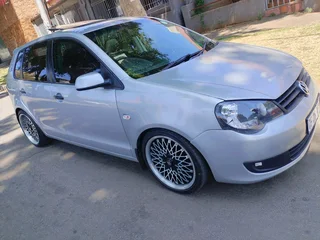 2012 VOLKSWAGEN POLO VIVO 1.4 MANUAL TRANSMISSION IN EXCELLENT CONDITION WITH SUN ROOF