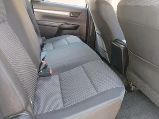 2019 TOYOTA HILUX DOUBLE CAB 2.4 GD6 MANUAL TRANSMISSION IN EXCELLENT CONDITION WITH FULL SERVICE HI