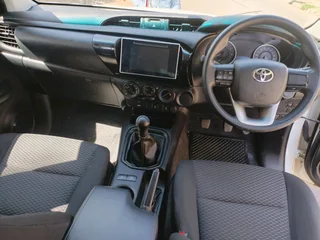 2019 TOYOTA HILUX DOUBLE CAB 2.4 GD6 MANUAL TRANSMISSION IN EXCELLENT CONDITION WITH FULL SERVICE HI