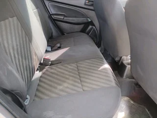 2022 SUZUKI SWIFT 1.2 MANUAL TRANSMISSION IN EXCELLENT CONDITION WITH SERVICE BOOK AND SPARE KEYS