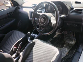 2022 SUZUKI SWIFT 1.2 MANUAL TRANSMISSION IN EXCELLENT CONDITION WITH SERVICE BOOK AND SPARE KEYS