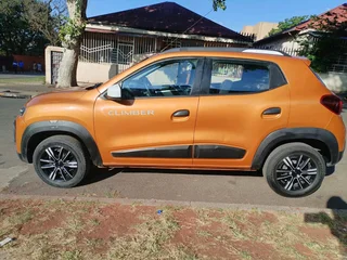 2022 RENAULT KWID CLIMBER 1.0 MANUAL TRANSMISSION IN EXCELLENT CONDITION WITH SERVICE BOOK