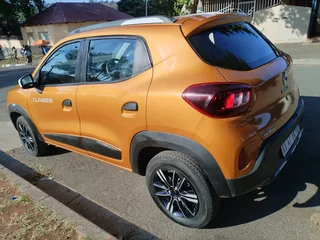 2022 RENAULT KWID CLIMBER 1.0 MANUAL TRANSMISSION IN EXCELLENT CONDITION WITH SERVICE BOOK