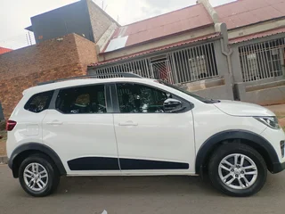 2022 Renault Triber 1.0 Dynamic Manual Transmission In Excellent Condition