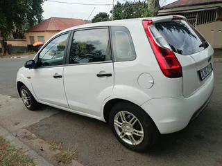 2011 FORD FIGO 1.4 MANUAL TRANSMISSION IN EXCELLENT CONDITION