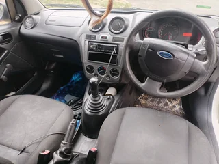 2011 FORD FIGO 1.4 MANUAL TRANSMISSION IN EXCELLENT CONDITION