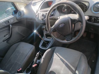 2011 FORD FIESTA 1.4 MANUAL TRANSMISSION IN EXCELLENT CONDITION