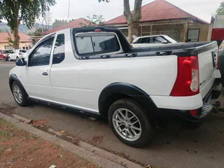 2012 NISSAN NP200 BAKKIE 1.6 IN EXCELLENT CONDITION