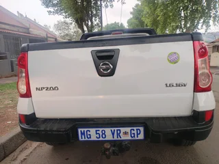 2012 NISSAN NP200 BAKKIE 1.6 IN EXCELLENT CONDITION