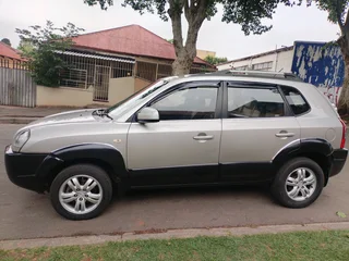 2007 Hyundai Tucson 2.0 Manual Transmission In Excellent Condition With Leather Seats