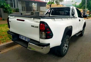 2021 TOYOTA HILUX SINGLE CAB 2.4 GD6 4X2 HI RIDER MANUAL TRANSMISSION IN EXCELLENT CONDITION