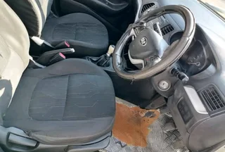 2014 KIA PICANTO MANUAL TRANSMISSION IN EXCELLENT CONDITION WITH SUN ROOF