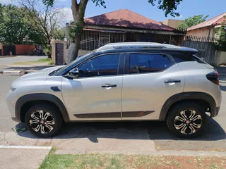 2023 RENAULT KIGER 1.0 TURBO AUTOMATIC TRANSMISSION IN EXCELLENT CONDITION WITH SERVICE BOOK