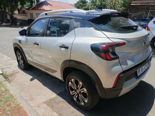 2023 RENAULT KIGER 1.0 TURBO AUTOMATIC TRANSMISSION IN EXCELLENT CONDITION WITH SERVICE BOOK