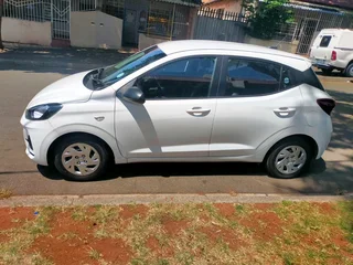 2023 HYUNDAI I10 GRAND MANUAL TRANSMISSION IN EXCELLENT CONDITION WITH REVERSE CAMERA