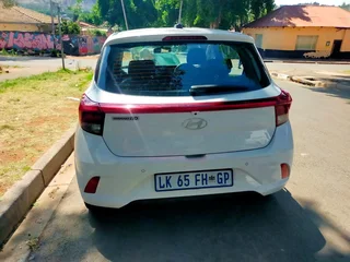 2023 HYUNDAI I10 GRAND MANUAL TRANSMISSION IN EXCELLENT CONDITION WITH REVERSE CAMERA