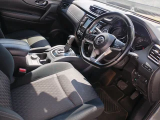 2022 NISSAN XTRAIL 2.5 CITY 4X4 AUTOMATIC TRANSMISSION IN EXCELLENT CONDITION WITH SERVICE BOOK