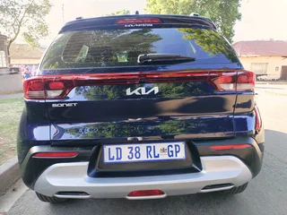 2023 KIA SONET 1.5 AUTOMATIC TRANSMISSION IN EXCELLENT CONDITION WITH SERVICE BOOK