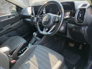2023 KIA SONET 1.5 AUTOMATIC TRANSMISSION IN EXCELLENT CONDITION WITH SERVICE BOOK
