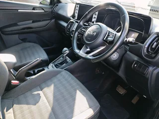 2023 KIA SONET 1.5 AUTOMATIC TRANSMISSION IN EXCELLENT CONDITION WITH SERVICE BOOK