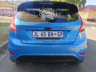 2011 FORD FIESTA 1.4 MANUAL TRANSMISSION IN EXCELLENT CONDITION