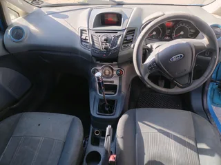 2011 FORD FIESTA 1.4 MANUAL TRANSMISSION IN EXCELLENT CONDITION