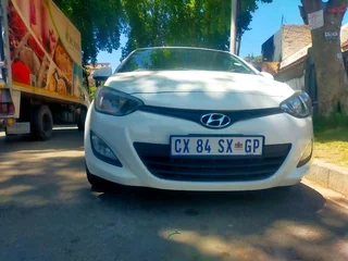 2014 HYUNDAI I20 MANUAL TRANSMISSION IN EXCELLENT CONDITION