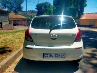 2014 HYUNDAI I20 MANUAL TRANSMISSION IN EXCELLENT CONDITION