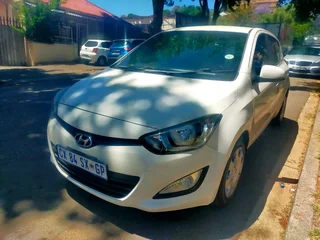 2014 HYUNDAI I20 MANUAL TRANSMISSION IN EXCELLENT CONDITION