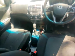 2014 HYUNDAI I20 MANUAL TRANSMISSION IN EXCELLENT CONDITION