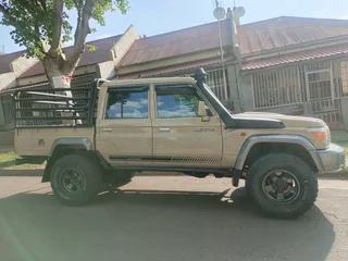 2019 TOYOTA LAND CRUISER LX V8 4X4 TRD MANUAL TRANSMISSION IN EXCELLENT CONDITION