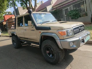 2019 TOYOTA LAND CRUISER LX V8 4X4 TRD MANUAL TRANSMISSION IN EXCELLENT CONDITION