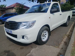 2013 TOYOTA HILUX SINGLE CAB 2.5 D4D MANUAL TRANSMISSION IN EXCELLENT CONDITION