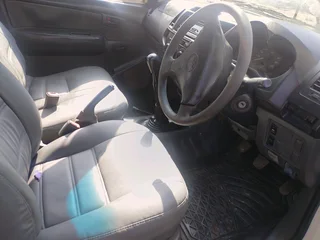 2013 TOYOTA HILUX SINGLE CAB 2.5 D4D MANUAL TRANSMISSION IN EXCELLENT CONDITION