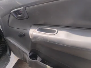 2013 TOYOTA HILUX SINGLE CAB 2.5 D4D MANUAL TRANSMISSION IN EXCELLENT CONDITION