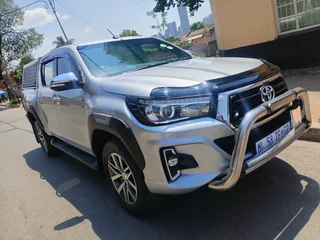 2019 TOYOTA HILUX DOUBLE CAB 2.8 GD6 4X4 AUTOMATIC TRANSMISSION IN EXCELLENT CONDITION