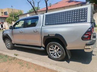 2019 TOYOTA HILUX DOUBLE CAB 2.8 GD6 4X4 AUTOMATIC TRANSMISSION IN EXCELLENT CONDITION