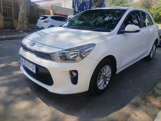 2018 KIA RIO 1.2 AUTOMATIC TRANSMISSION WITH SERVICE BOOK AND REVERSE CAMERA
