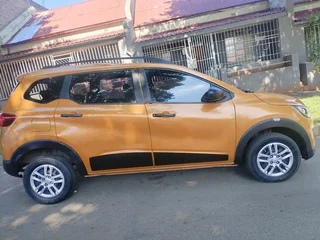 2022 Renault Triber 1.0 Manual Transmission In Excellent Condition