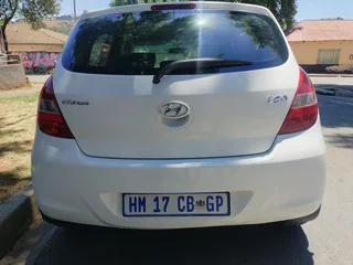 2010 HYUNDAI I20 MANUAL TRANSMISSION 1.6 IN EXCELLENT CONDITION