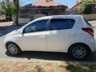 2010 HYUNDAI I20 MANUAL TRANSMISSION 1.6 IN EXCELLENT CONDITION