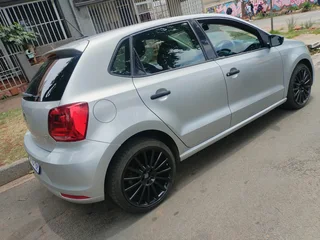 2017 VOLKSWAGEN POLO TSI 1.2 MANUAL TRANSMISSION IN EXCELLENT CONDITION