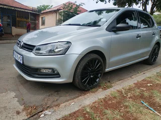 2017 VOLKSWAGEN POLO TSI 1.2 MANUAL TRANSMISSION IN EXCELLENT CONDITION