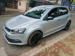 2017 VOLKSWAGEN POLO TSI 1.2 MANUAL TRANSMISSION IN EXCELLENT CONDITION