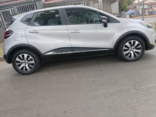 2019 RENAULT CAPTUR 900T MANUAL TRANSMISSION IN EXCELLENT CONDITION