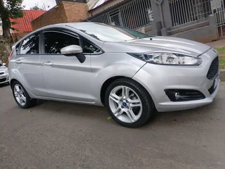 2012 FORD FIESTA 1.4 MANUAL TRANSMISSION IN EXCELLENT CONDITION