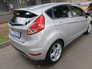 2012 FORD FIESTA 1.4 MANUAL TRANSMISSION IN EXCELLENT CONDITION